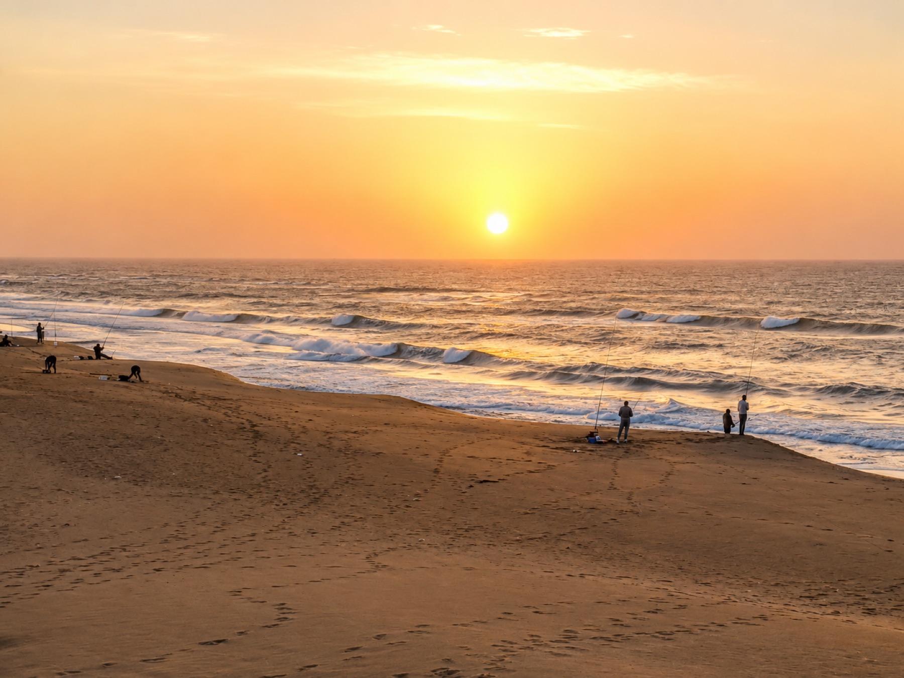 Sunrise over Anstey&rsquo;s Beach across from 4Shore Guesthouse